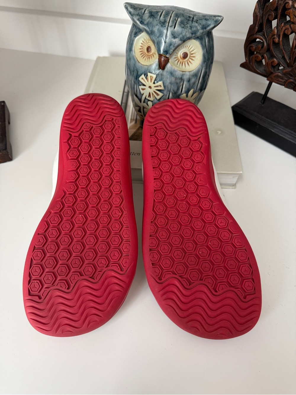 Hobibear White and Red Lightweight Sneakers | Minimalist Lace Up Casual Shoes - Picture 5 of 6
